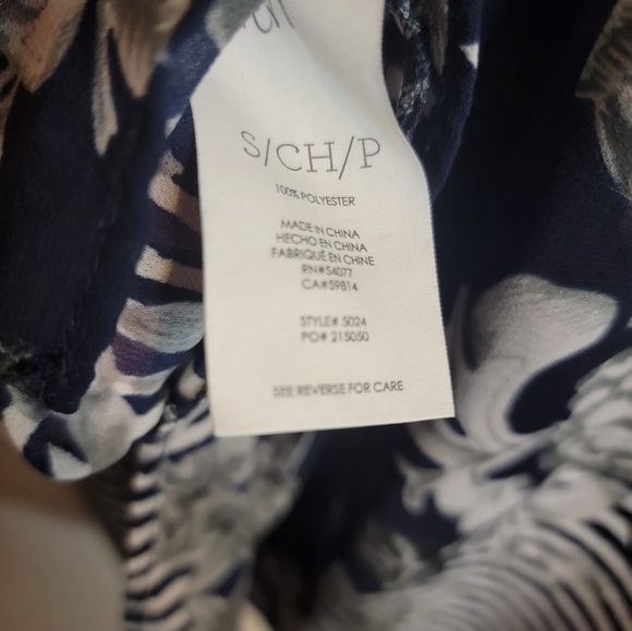 CAbi Navy and Floral Popover‎ Yacht Top Size small - Picture 9 of 9